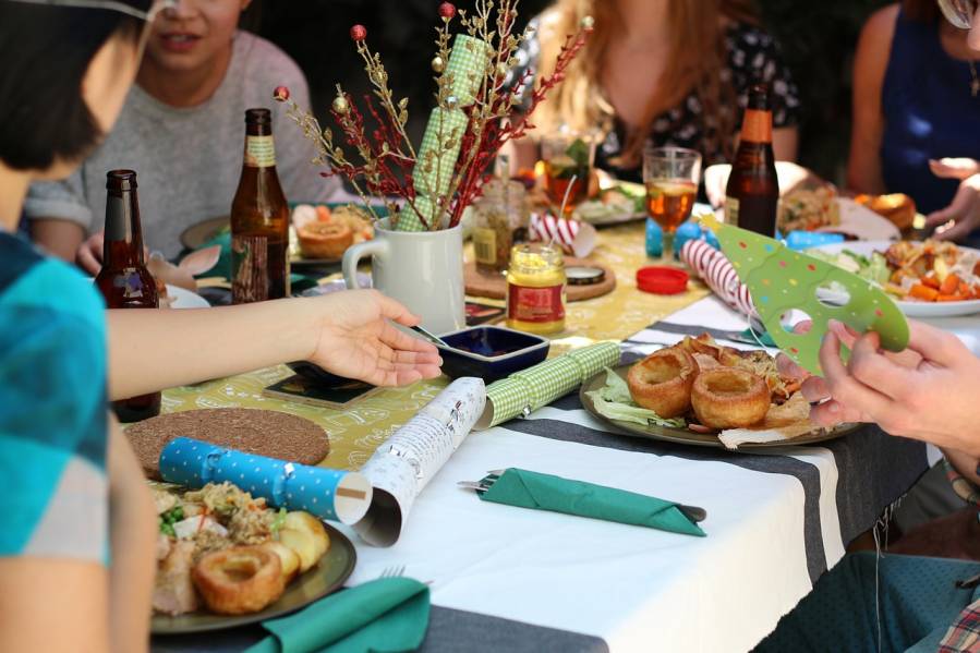 Los distintos horarios de las comidas del fin de semana se relacionan con la obesidad