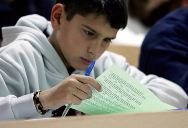 Los españoles mejoran en matemáticas, pero siguen por debajo de la media