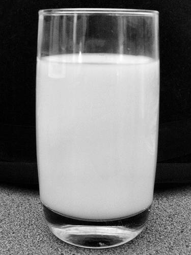 Los niños alérgicos a la leche de vaca tienen un 15% de posibilidades de sufrir reacciones alérgicas accidentales