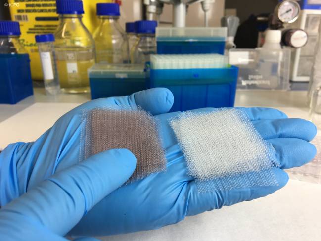Luz y nanotecnología para prevenir la contaminación bacteriana en implantes médicos