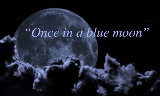 Noche de luna azul