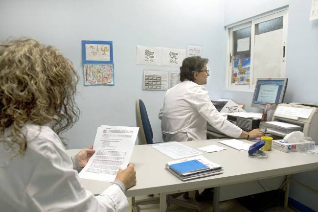 ¿Puede haber una relación sana entre los médicos y las compañías farmacéuticas?