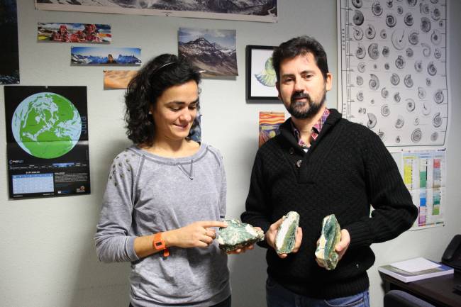 Restos fósiles de microbios del Jurásico aparecen en un afloramiento volcánico 