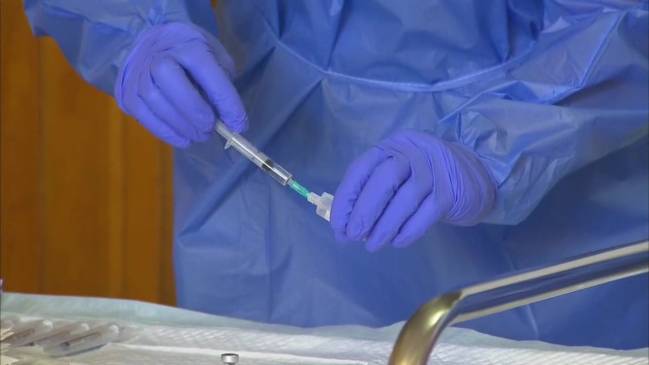 Sanidad descarta la vacuna de AstraZeneca para los mayores de 80 años
