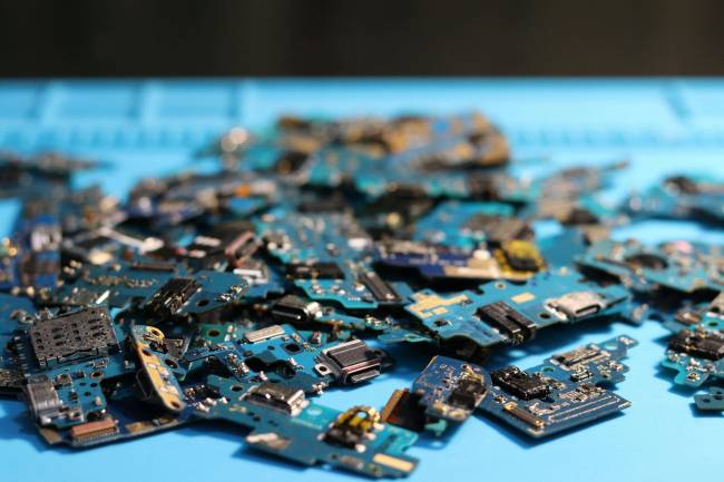 ferrita de bismuto, semiconductores