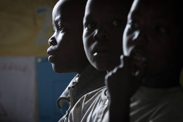 Un tercio de los niños de países en desarrollo sufre carencias psicosociales