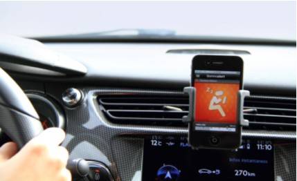 Una aplicación móvil detecta la somnolencia al volante con sensores y datos GPS
