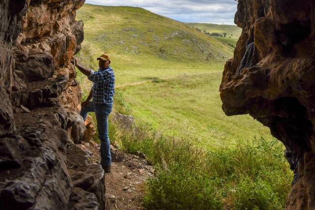 Una cueva australiana fue el escenario de rituales y maldiciones durante más de 25 000 años