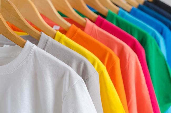 Una moda más sostenible: en vez de tintes, nanoestructuras que manipulen el color