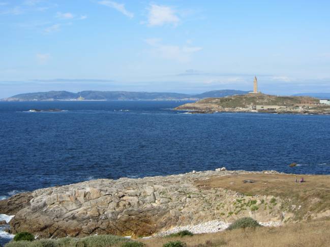 Vistas generales de la cantera histórica del leucogranito de San Pedro en Penaboa (A Coruña). DMFL.