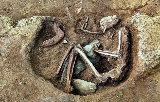 Reuniendo a los muertos y congregando a los vivos