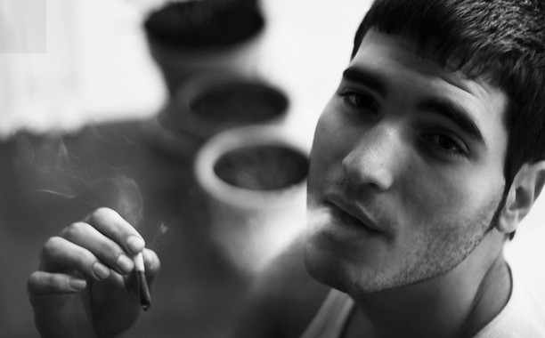<p>La proporción de fumadores de tabaco de liar es mayor entre los hombres / <a href="https://www.flickr.com/photos/insomnia90/6226316706/in/photolist-aucv33" title="Ir a la galería de Silvia Viñuales" target="_self">Silvia Viñuales</a></p>