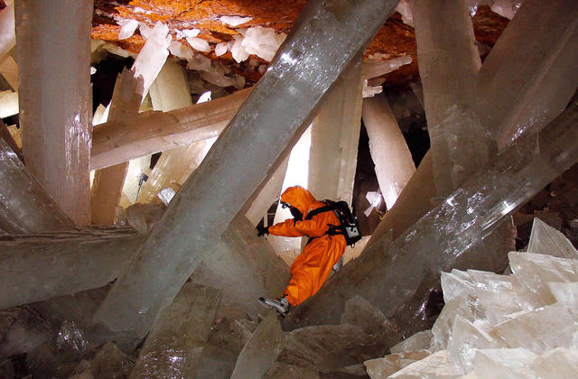 Cueva de Naica- La Venta Explorazione Geografique & S/F Archives