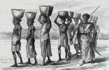 <p>Más de doce millones de esclavos fueron trasladados de África a América de 1500 y 1850. / <a href="http://en.wikipedia.org/wiki/Slavery_in_Africa#mediaviewer/File:Zanzslgwch.jpg" target="_blank">Wikipedia</a></p>