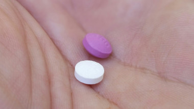 <p>Los pacientes mantienen un alto consumo de opiáceos tras una sobredosis. / <a href="https://www.flickr.com/photos/chrisyarzab/15973218849/in/photolist-qkuVsZ-7e7uKP-prtKw-55ZmWW-5YKMzZ-bhL5xe-7i8zTf-DB3Qp-6TVEnP-niNjTw-jznkSz-8WmAE5-9Cz2Jr-93p8Dw-ccoPtm-7nFGEo-bpW91X-ux45nz-aCFoiZ-mcqGMa-aCJ66f-6A2ohp-mcpNeM-c6c61o-hrTT2e-8vazF-8RRpER-qRtoWm-6Q3LQs-6ZD3iK-kmTr1b-nCBefo-6eqg4g-jSAPp-B3yrN-ar8hga-nUY9Tm-5y2BFj-8EXiiZ-nCB3Sh-prJ7Yw-pA572u-rgXiD7-qTwvCm-mcqEEK-5y2zVY-4AdG61-aF9XxV-iB34a-aGioBi" target="_blank">Chris Yarzab</a></p>