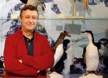 Andrés BarbosAndrés Barbosa, investigador científico del CSIC. Imagen: Jesús Juez.