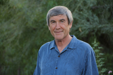 <p>El físico y divulgador Paul Davis, en una fotografía cortesía de la Arizona State University.</p>