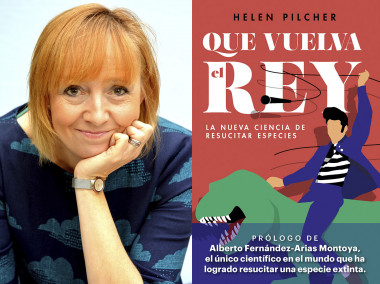 <p>La científica Helen Pilcher junto a su libro <em>Que vuelva el Rey</em>. / Biblioteca Nueva</p>