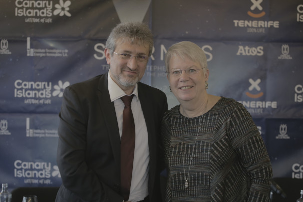 160512_GarikIsraelian_JillTarter_Starmus