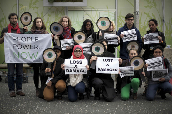 Actos de protesta dentro de la COP21 / Amigos de la Tierra