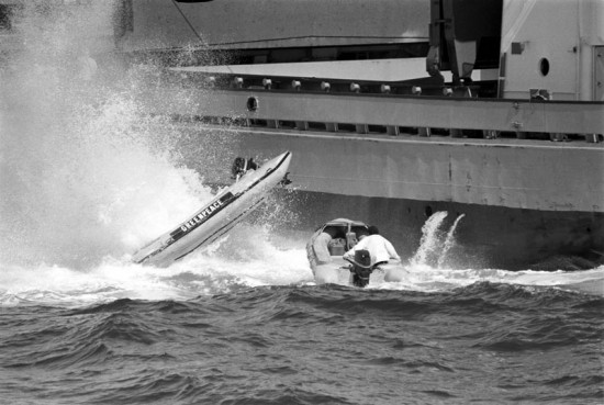 Ángel Vila, capitán de el 'Xurelo', barco que se enfrentó junto a Greenpeace, a los vertidos nucleares que eran lanzados al mar frente a Galicia hace 30 años. / Flickr/Greenpeace