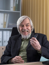 Interview_with_Rolf-Dieter_Heuer_2009_-_5