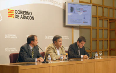 Debaten sobre el futuro de la literatura en la comunicación digital