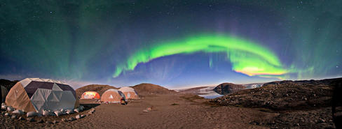 Este es el campamento base desde donde se realizarán las retransmisiones de la expedición Shelios 2012 para observar las auroras boreales desde el glaciar Qaleraliq, en Groenlandia