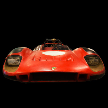 <p>Automóvil de carreras (Abarth OT 2000 c. 1966). Está diseñado para subidas o carreras en cuesta, con materiales de última generación, participó en numerosas carreras dentro y fuera de España. / MUNCYT</p>
