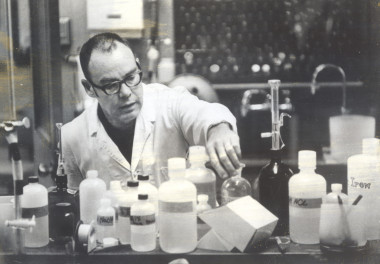 <p>El bioquímico Douglas L. Coleman (6 de octubre de 1931 - 16 de abril de 2014) ayudó a mejorar la comprensión y el tratamiento de la obesidad gracias a sus estudios sobre la leptina. / JAX </p>