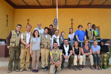 El equipo completo de investigadores de las universidades de Granada y Jaén que participan en el proyecto Qubbet el-Hawa.