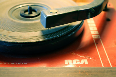 <p>Las canciones compuestas en las décadas más recientes tienden a parecerse más entre ellas que las antiguas. Imagen: <a href="http://www.flickr.com/photos/gallery-art/3497849677/sizes/l/in/photostream/" target="_blank">ferrari</a></p>