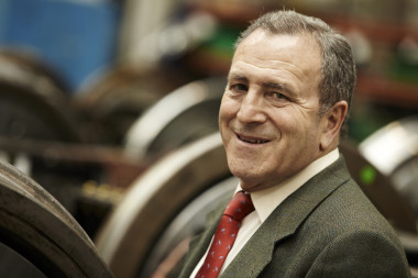 <p>José Luis López Gómez desarrolló un sistema de suspensión de ruedas para mejorar los viajes en trenes de alta velocidad. / OEP</p>