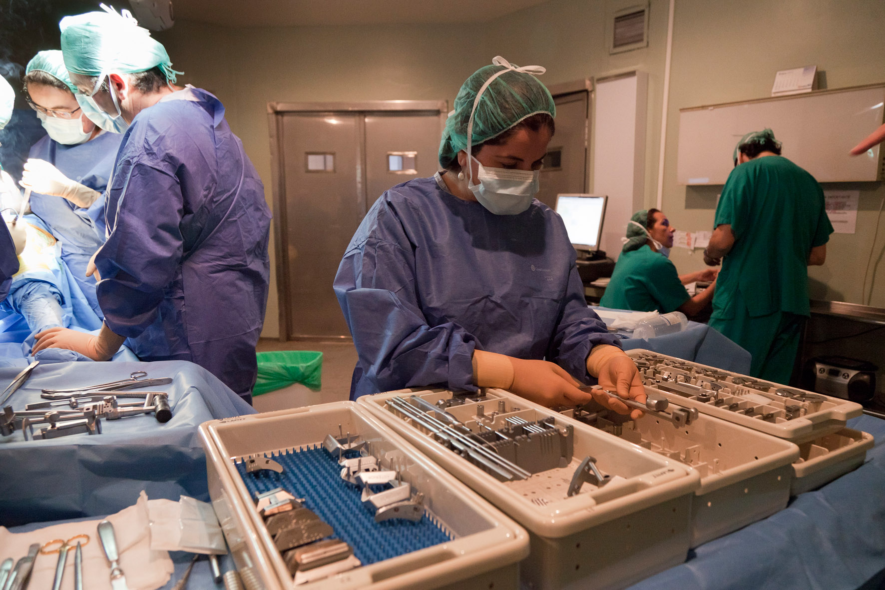 Previsualización de Traumatólogos del Hospital Universitario de La Candelaria diseñan instrumental quirúrgico para implantar prótesis de rodilla   