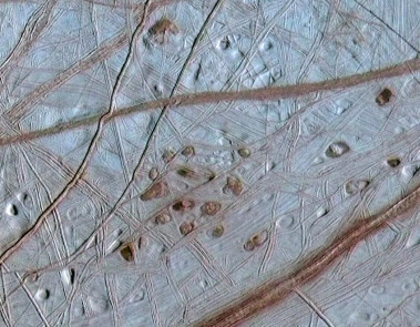 <p>Lenticulae terrain on the surface of Europa. / NASA/JPL/University of Arizona/University of Colorado</p>