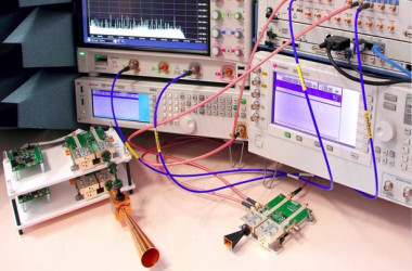 <p>Equipo de medición empleado empleado en la experimentación sobre ondas milimétricas del proyecto mmMAGIC. / © Keysight Technologies Denmark Aps | mmMAGIC</p>