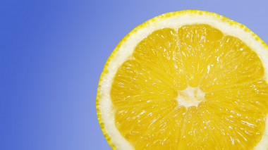 <p>El limoneno podría ser la clave para preparar nuevos bioplásticos sin bisfenol A. / </p>