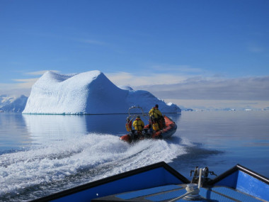 <p>Viaje matutino del equipo de la Prospección Antártica Británica en la Antártida / Gail Ashton</p>