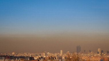 <p>Contaminación en el cielo de Madrid. / Sergio Cambelo </p>
