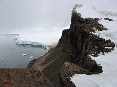 <p>El deshielo en la costa antártica. / Jasmine Lee</p>