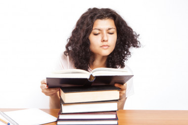 <p>Neuroscience has successfully identified two neural networks that are activated during reading. / <a href="https://www.flickr.com/photos/83633410@N07/7658272558/" target="_blank">CollegeDegrees360</a></p>