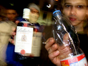 El consumo de alcohol y tabaco cae al nivel más bajo desde 1997