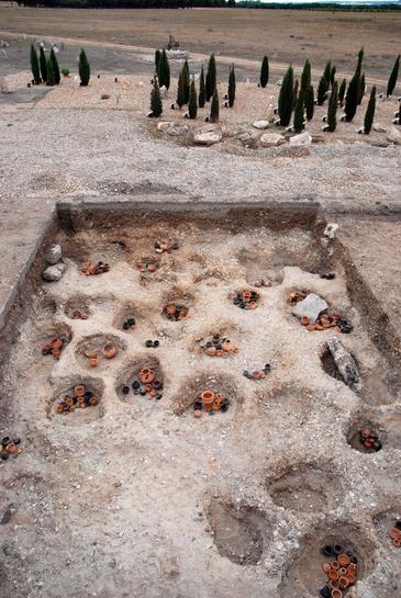 Encuentran 44 tumbas aisladas en las excavaciones de Pintia