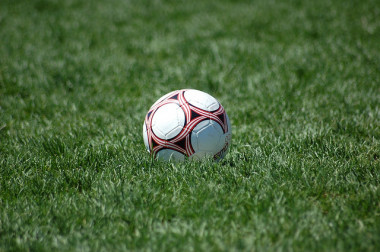 <p>En casa, los equipos mantienen un 33% más la pelota en el campo oponente. / <a href="http://www.flickr.com/photos/glennharper/146165203/sizes/z/in/photolist-dV8PH-gxroG-gGhfE-gVgXR-i55dn-isAFD-isAFH-iv7EP-knv5J-n65FH-nSoak-o4vw3-o4vE3-oaiwu-qT1fv-qT23M-sueXi-vAXsd-wAJJV-Dya27-Dya2q-DGJ2e-E3jZZ-ERobd-GyMsv-Jeosh-Jeot1-M8awm-PkiEj-PuA6z-ReJBm-2aoXDV-2aoXEi-2atKz7-2rwAJj-2KuN1z-2KVRX7-2YPtgd-39XVUG-39XVVu-39XVVN-39XVW3-39XVWq-3f87xq-3hH5L1-3krX7n-4cHtz4-4dTqFA-4eNEiu-4jFFmh-4jFFmu/" target="_self">glennharper</a></p>