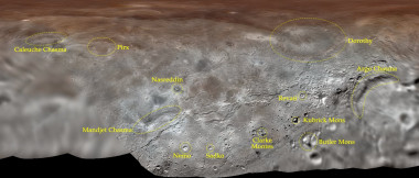 <p>Proyección del mapa de Caronte con la docena de nombres oficiales recién aprobados para elementos de su superficie. / NASA/Johns Hopkins University Applied Physics Laboratory/Southwest Research Institute</p>