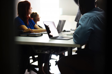 <p>El estudio analiza las políticas e iniciativas de los Estados miembro de la Unión Europea. / <a href="https://unsplash.com/photos/jhIQlYem7CA?utm_source=unsplash&utm_medium=referral&utm_content=creditCopyText" target="_self">rawpixel.com</a> / <a href="https://unsplash.com/?utm_source=unsplash&utm_medium=referral&utm_content=creditCopyText" target="_self">Unsplash</a></p>