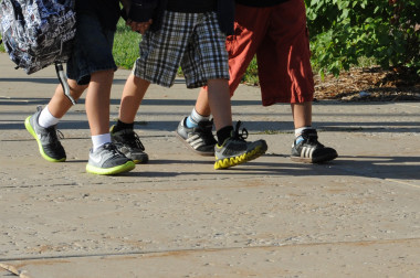 <p>El estudio aboga por reducir el uso del coche para ir a la escuela y crear caminos escolares menos contaminados. / ISGlobal</p>