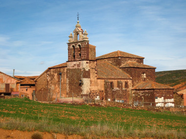 <p>Madriguera, uno de los pueblos rojos del entorno de la Sierra de Ayllón / Rowanwindwhistler</p>