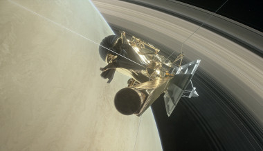<p>Comienza el descenso de la sonda Cassini. / ESA</p>