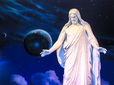 <p>Una veintena de devotos mormones han participado en el estudio sobre cómo afecta la experiencia religiosa en el cerebro. En la imagen, estatua de Jesucristo en el Templo de Salt Lake City (Utah), centro neurálgico de la comunidad mormona en EE UU. / <a href="https://en.wikipedia.org/wiki/Mormonism#/media/File:Christus_statue_temple_square_salt_lake_city.jpg" target="_blank">Wikipedia</a></p>